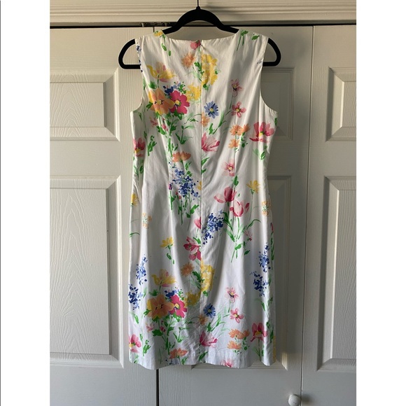 White floral shift dress, size 8 - Picture 3 of 3